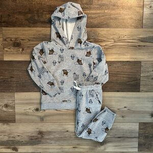 Boys Carter’s Sweatshirt and Sweatpant Outfit